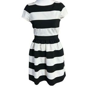 ELLE Women Black & White Striped Cap Sleeve w/Pockets Back Zip Mini Dress Size 6